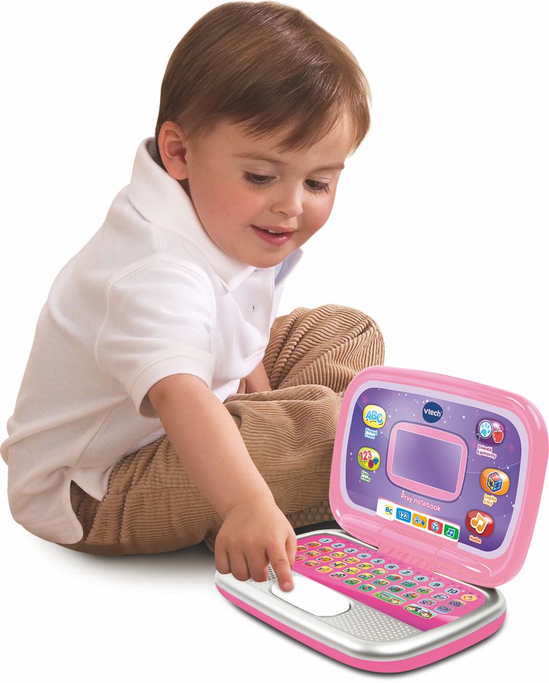 První notebook růžový
